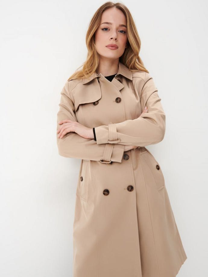 Klasický trenčkot s voděodolnou úpravou, Mohito, 1 799 Kč.