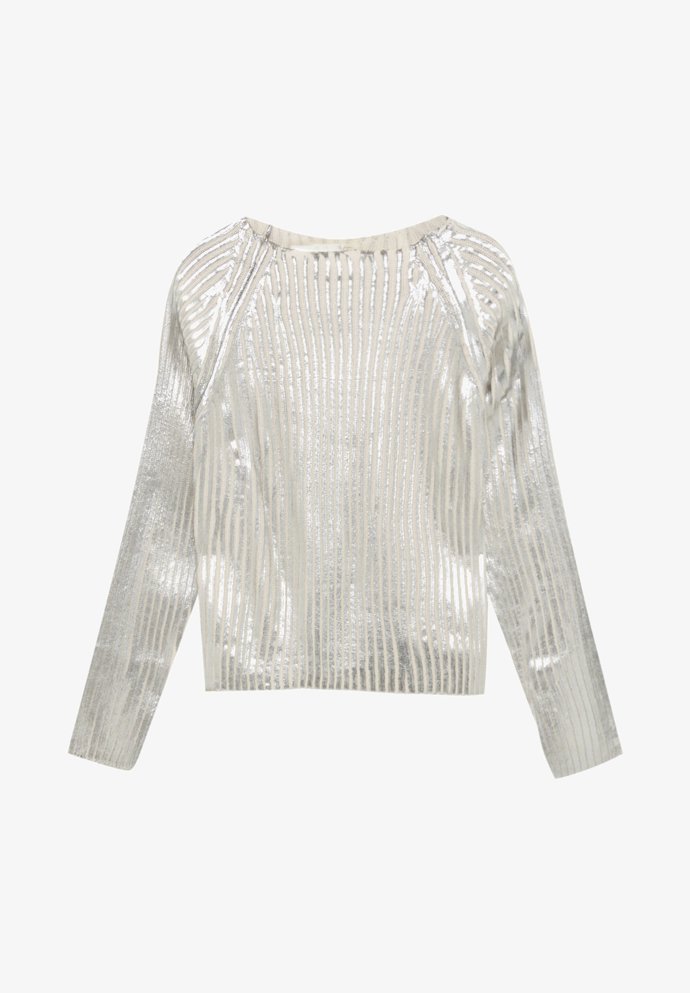 Svetr s metalickým nátěrem Pull&Bear, 999 Kč