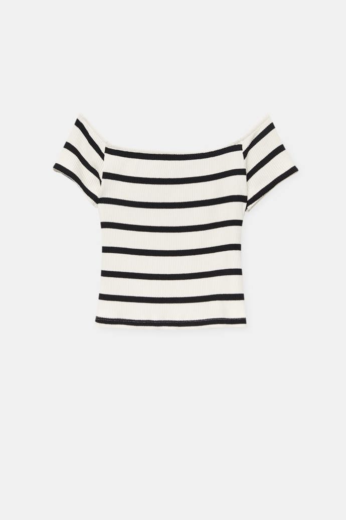 Crop top se sníženými rukávky, Pull & Bear, 299 Kč.