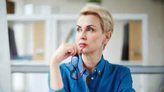 Veronika (45): Můj syn je asi gay. Viděla jsem ho v televizi, za ruku držel kluka a vtiskl mu polibek
