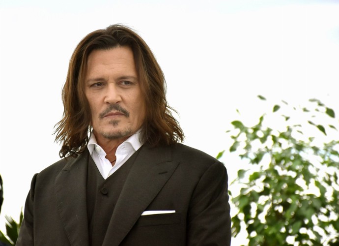 Hollywoodský herec Johnny Depp je otcem dvou dětí, které vychovával s bývalou partnerkou Vanessou Paradis (50) - dcery Lily-Rose (24) a syna Jacka (21). S oběma vychází na výbornou.