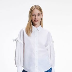 Nebraňte se extravagantním prvkům. Reserved, 999 Kč