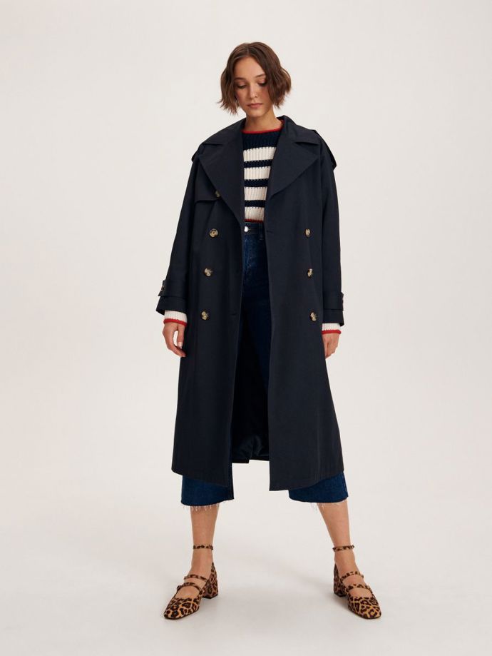 Dvouřadý voděodolný trenčkot, Reserved, 1 999 Kč.