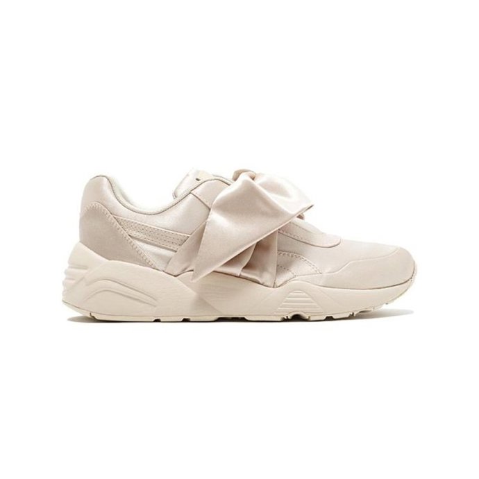 Tenisky s mašlí, Puma Rihanna XFenty, 1 299 Kč.