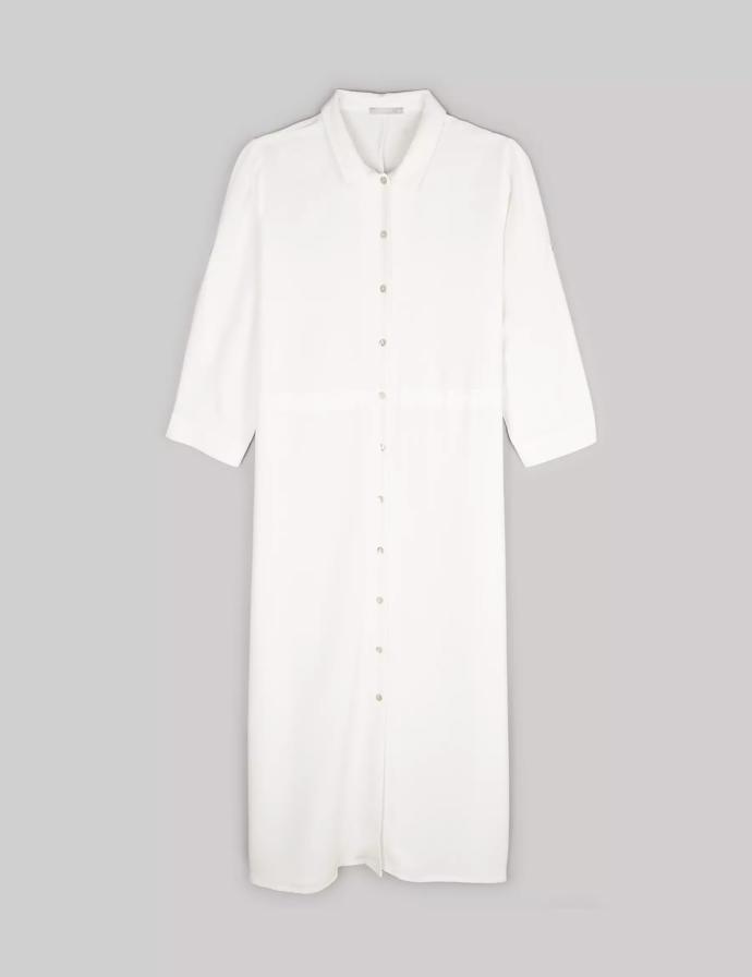 Jednoduché košilové šaty se zkrácenými rukávy. Gate, 698 Kč