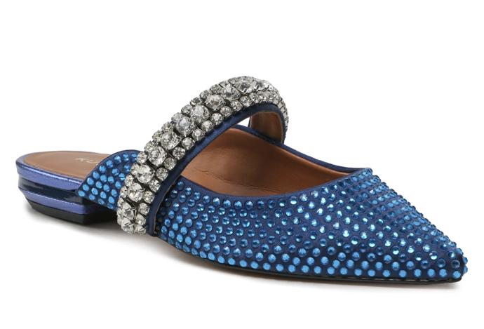 Mules se štrasem, Kurt Geiger, 2 790 Kč.
