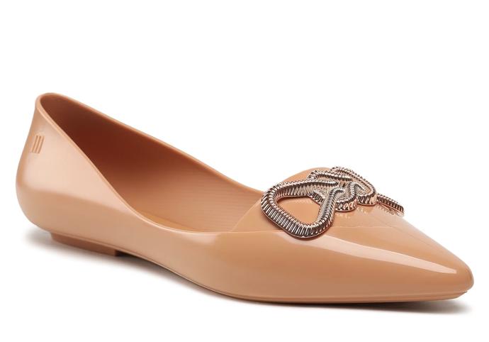 Uzavřené střevíčky se zdobenou špičkou, Melissa, 1 699 Kč.