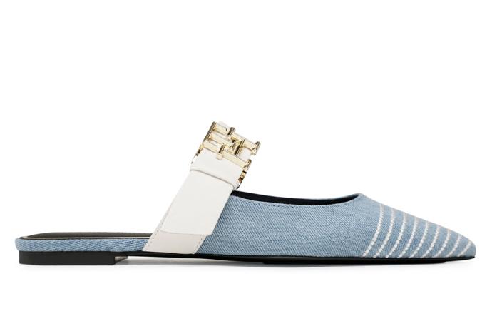 Mules, Tommy Hilfiger, 3 199 Kč.
