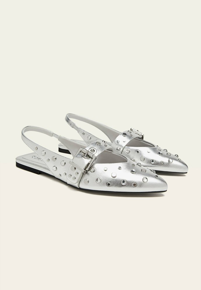 Střevíčky slingback. Stradivarius, 999 Kč