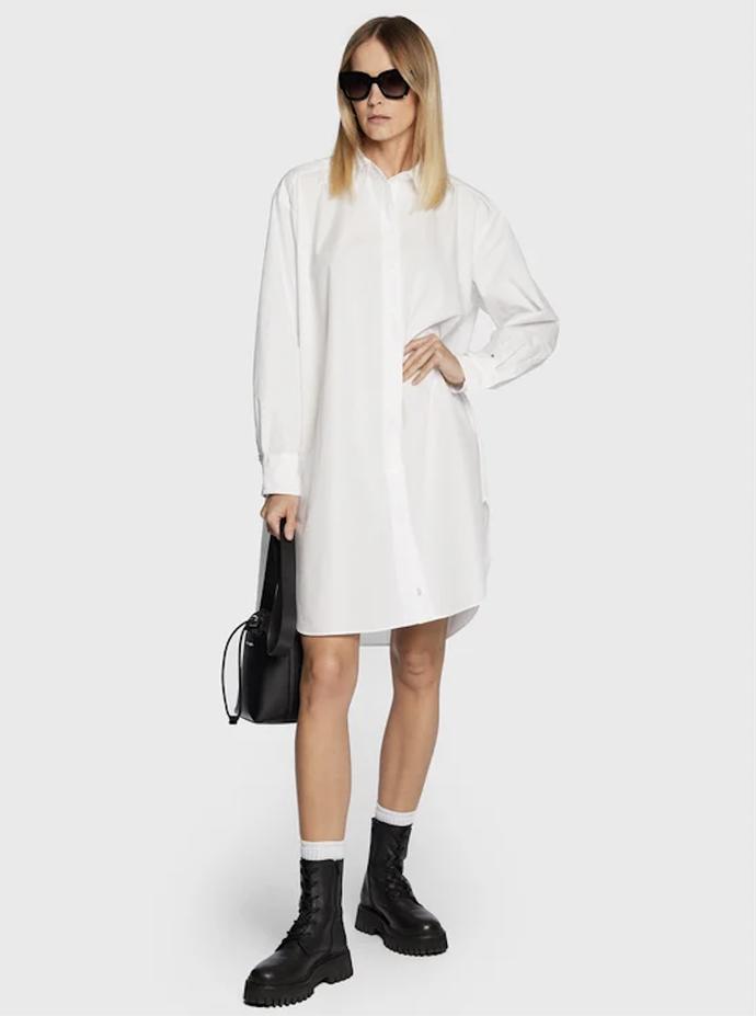 Košilové šaty jednoduchého střihu a návod, jak je nosit. Tommy Hilfiger, 2 690 Kč