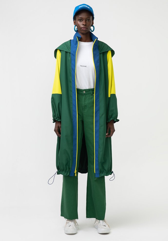 Dlouhá parka s kapucí, Touché, 1 425 Kč.