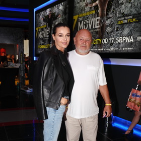 Modelka Iva Kubelková na premiéru zavítala s partnerem Georgem Jiraskem.