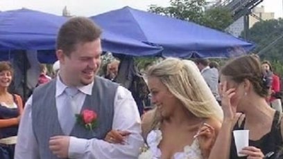 FOTO: Některé svatební šaty jsou velmi bizarní.