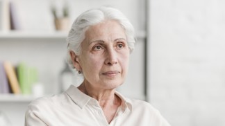 Marie (74): Připadám si zbytečná. Moje děti na mě nemají čas a vnoučata babiččinu kuchyni vyměnila za fast food
