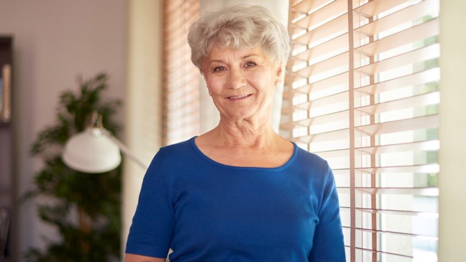 Anna (65): Na hřbitově jsem potkala kamarádku z dětství. Pak jsem se zděšením našla její hrob