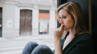 Jana (49): Dcera za námi přijela na víkend. Ubytovali jsme ji na gauči a ona nám práskla dveřmi