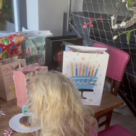 Dcera Agáty Hanychové, Mia, slaví 6. narozeniny