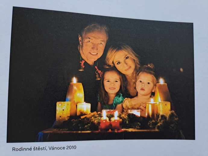 Takhle rodinka prožívala Vánoce 2010. 