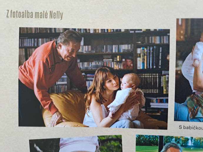 Své dojmy z otcovství shrnul Karel Gott ve své poslední obsáhlé knize Má cesta za štěstím. 