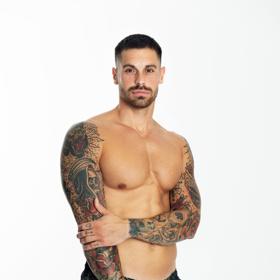 Bombshell Adam vyfoukl partnerku Sandrovi