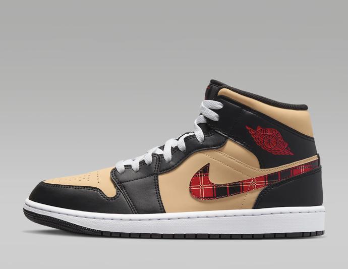 Tenisky s typickým skotským vzorem, Nike, 4 399 Kč.