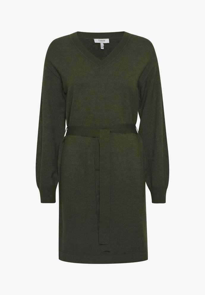 Úpletové šaty s vázačkou, B.Young, 1 499 Kč.