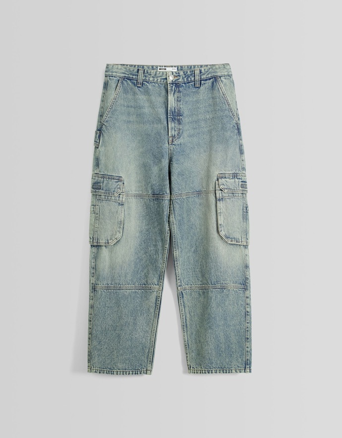 Cargo džíny, Bershka, 999 Kč.