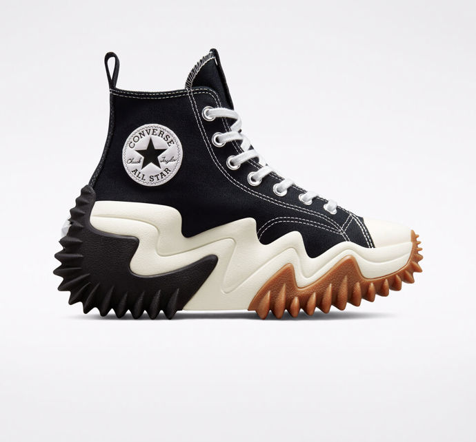 Tenisky na platformě, Converse, 1 899 Kč.