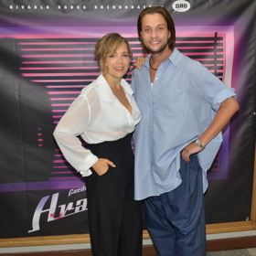 Lucie Vondráčková přišla mezi lidi a ukázala bílou podprsenku.