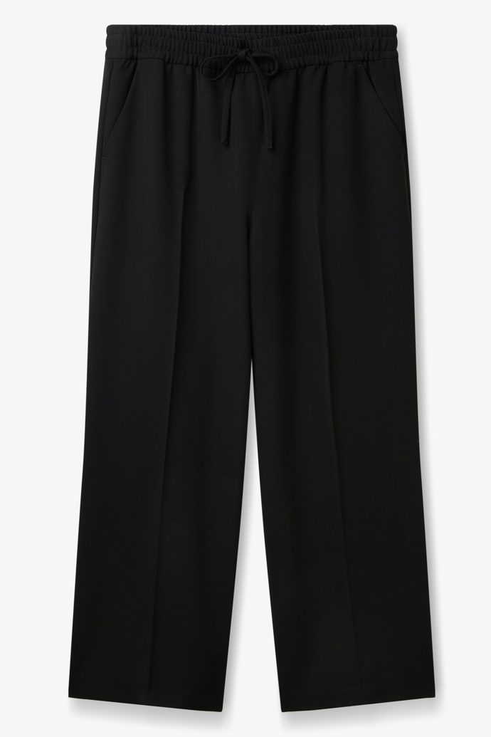 Kalhoty s pružným pasem, F&F, 699 Kč.