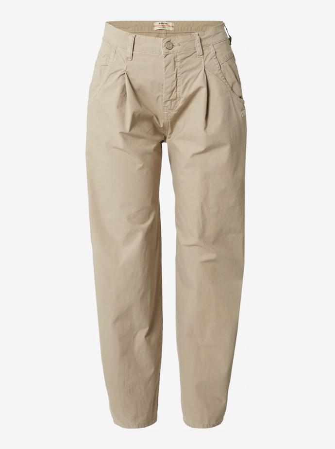 Kalhoty střihu mom s vysokým pasem slušely seriálové Rachel v devadesátkách a stejně  tak budou slušet dnes. (Gang, 2 990 Kč)