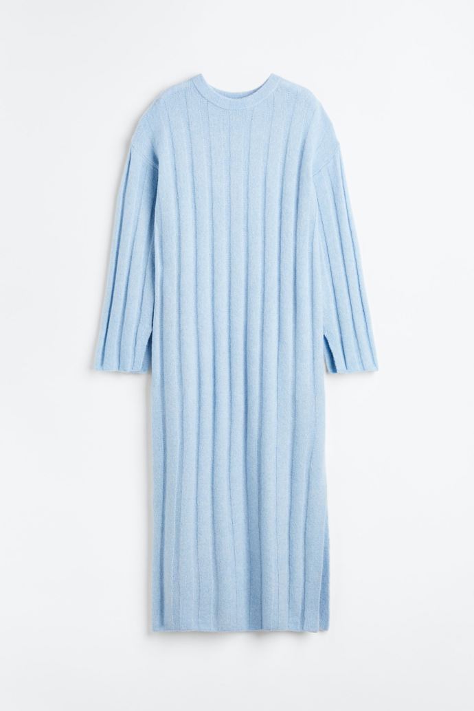 Midi šaty rovného střihu, H&M, 1 329 Kč.