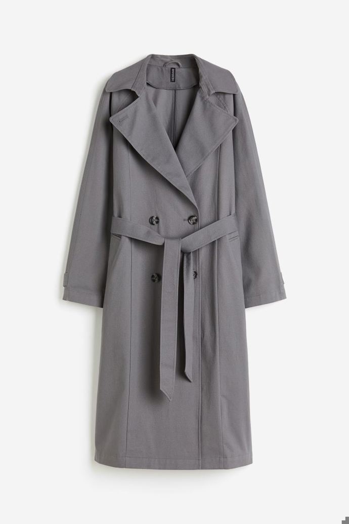 Šedivý, H&M, 1 499 Kč.