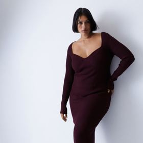 To, že se jim nemusí vyhýbat ani majitelky bujných tvarů, je zjevné.