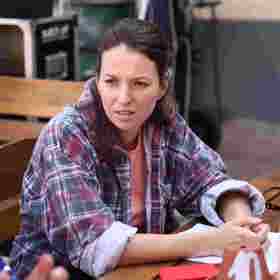 Právě probíhá natáčení druhé série seriálu Hořký svět.