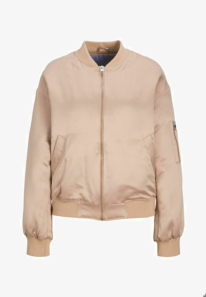 Saténový bomber, JJXX, 1 599 Kč.