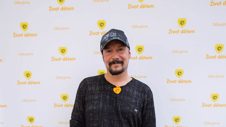 Galerie Bohuš Matuš ukázal spokojenou rodinku Lucie jen kvete a