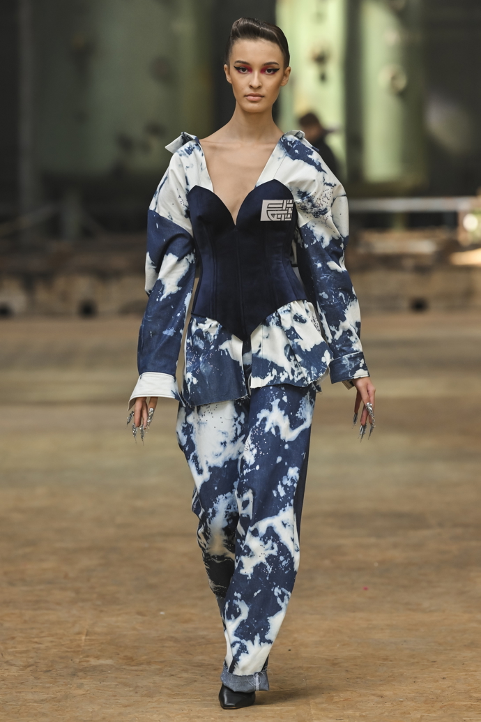 Stejný materiál, odlišná vize. Modely z kolekce vítěze letošního ročník Van Graaf Junior Talent Jana Smejkala.