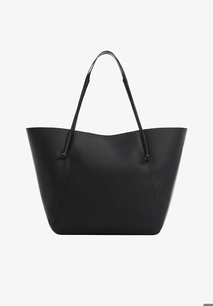 Kabelka typu shopper, Mango, 999 Kč.