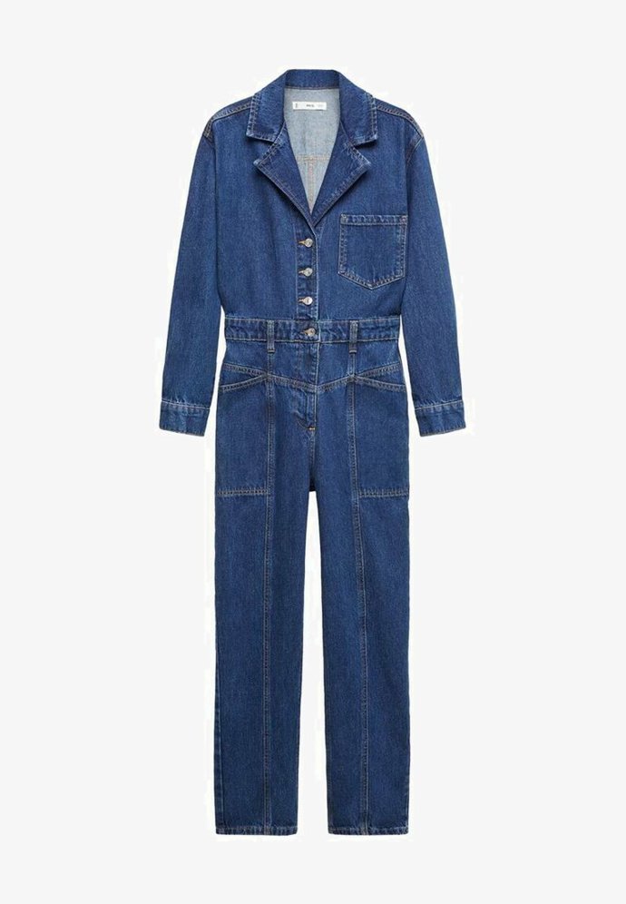 Ležérnější varianta overalu je také stále v kurzu (Mango, 1 599 Kč)