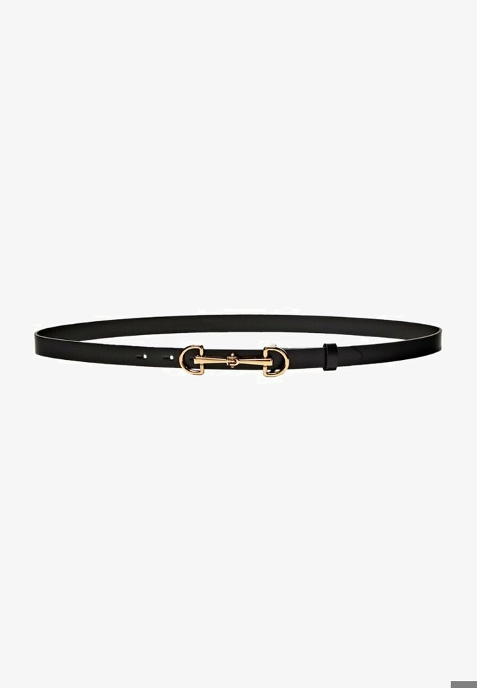 Úzký pásek jako doplněk k šatům, sakům i kabátkům. (Massimo Dutti, 999 Kč)