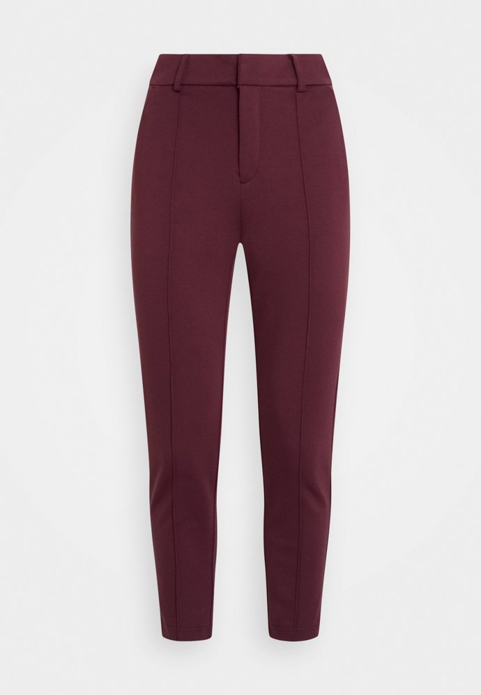 Kalhoty Only nabízí značka v mnoha barevných provedeních. (Only, 999 Kč)