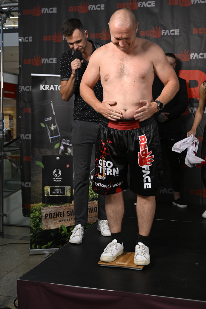 Legenda českého boxu Lukáš Konečný prolomil mlčení a výzvu oficiálně přijal.