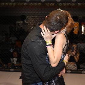 Velkou lásku střídají vyhrocené hádky a sprosté nadávky. 