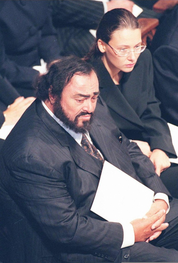 Mezi smutečními hosty bylo mnoho hvězd a přátel princezny Diany, například i Luciano Pavarotti. 