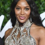 Podle Campbell už trpí hvězdnými manýry a maminku ráda komanduje. Modelka přitom byla svým povýšeným chováním velmi neblaze proslulá.