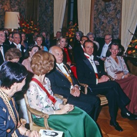 Královna Sofía ji měla na sobě v roce 1977 při státní návštěvě Německa.