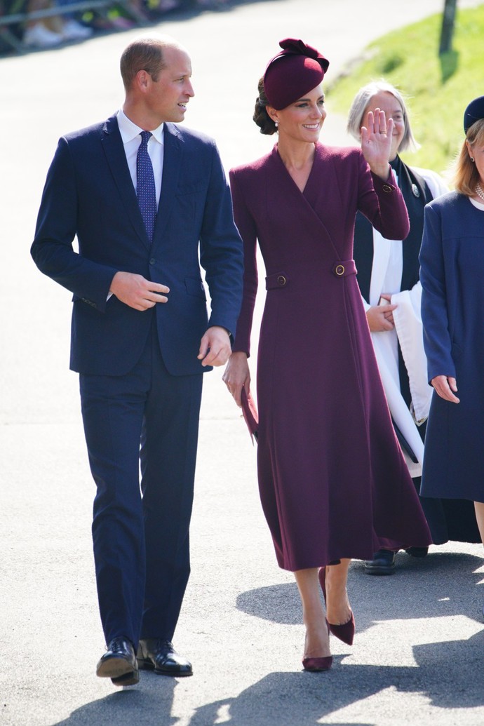 Kate Middleton a její manžel, princ William, minulý týden uctili památku zesnulé královny Alžběty II. Princezna z Walesu pro tuto příležitost zvolila dokonalý podzimní outfit.