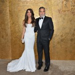 Amal a George Clooneyovi byli nejen hostiteli akce, ale také jejími hlavními hvězdami a ozdobami.