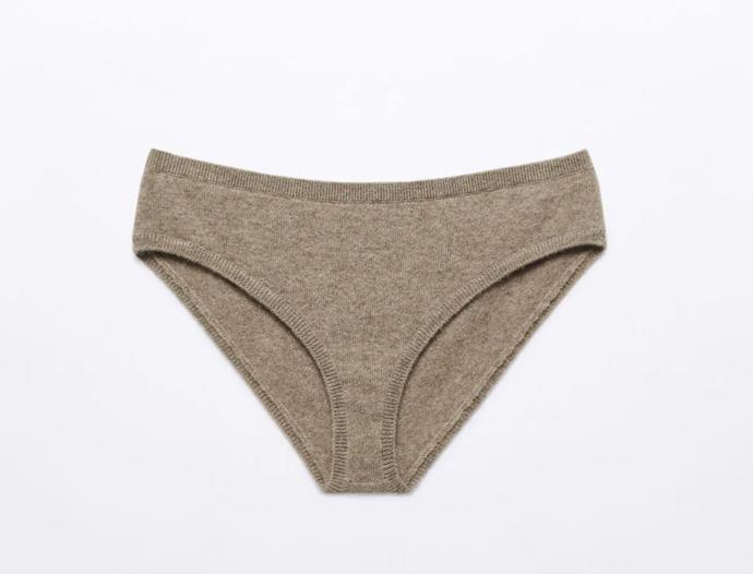 Kašmírové kalhotky, Mango, 1 299 Kč.